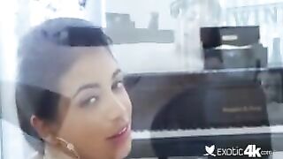 Sexy Lalin girl Veronica Rodriguez got her Vagina Eaten and Fucked