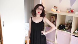 Nice-looking Gals: Dodie Clark