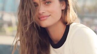 Nice-looking Gals: Taylor Hill