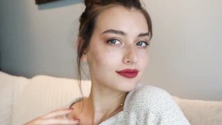 Nice-looking Gals: Jessica Clements ??