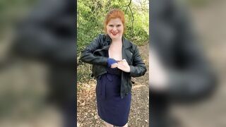 Flashing my big tits in a public park ?? - Public Flashing