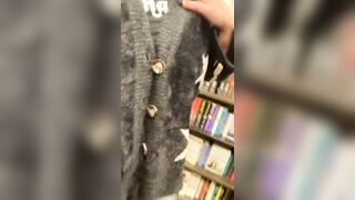 Flashing while searching for a naughty novel. - Public Flashing