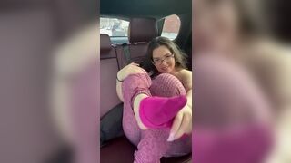 Playing with pussy in the backseat - Freak