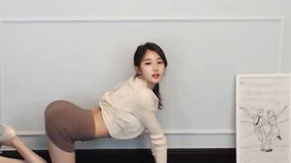 Korean Girls: BJ Seoa on all fours