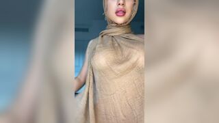 Hot sexy Arab Girl
