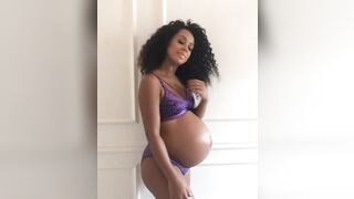 Preggo: Chelsea Inez