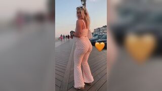 Bouncy pawg - Girls In Flare Pants
