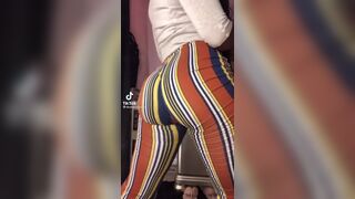 Holy that jiggle - Girls In Flare Pants