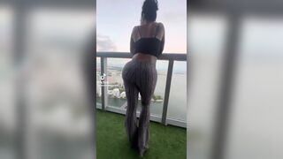 What a view - Girls In Flare Pants