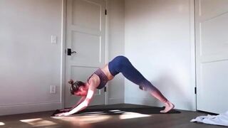 Brie Larson - Girls In Yoga Pants