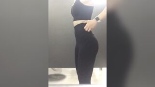 Checking for booty gains - Girls In Yoga Pants