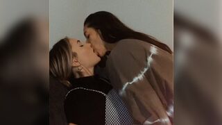 Friends Kissing - Girls Kissing