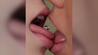 Hot as fuck - Girls Kissing