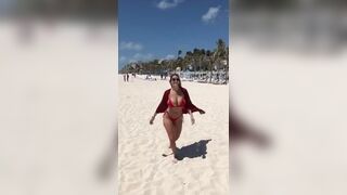 Beach - Vacation Mode On - Giselle Gomez Rolon