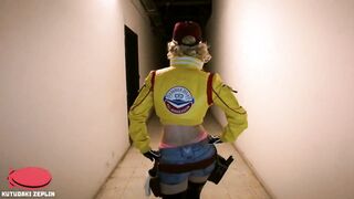 Cindy Sways Those Hips - Cosplay