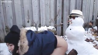 Humorous: Gal pumping a snowman