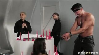 Humorous: The greatest porn intro ever