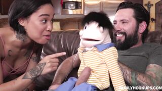 Humorous: Keanu Reeves Puppet Oral sex