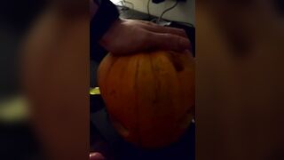How 4chan carves their pumpkins - Funny