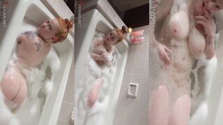 3 Screens: bathing hotty Kaycee Barnes