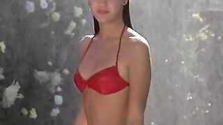 Naked Celebrities: Phoebe Cates