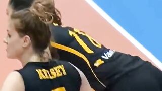 Olympic Games: 2 Turkish Volleyball Giants : Zehra Gunes 1,94 m / Kubra Akman 1,97 m