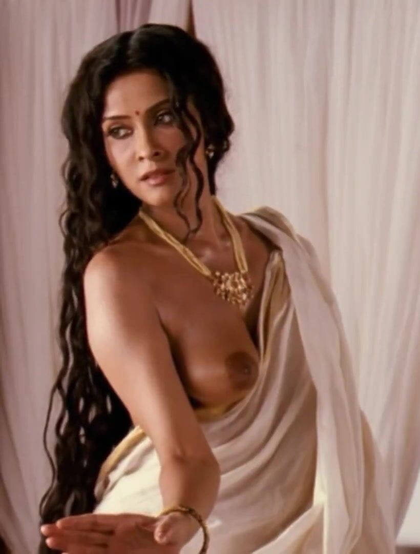 One Boob In: Nandana Sen - Gorgeous frontal plot in 'Rang Rasiya' - Porn  GIF Video | nemyda.com