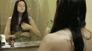 Shailene Woodley - Dressed and Undressed Celebs