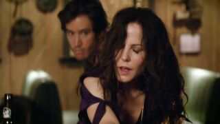 Mary-Louise Parker - Dressed and Undressed Celebs