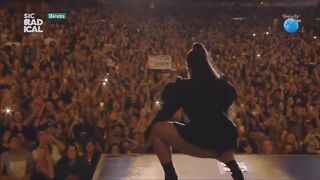 On Stage: Demi Lovato