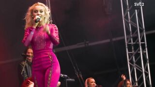 On Stage: Zara Larsson