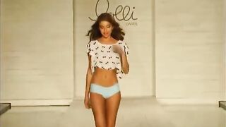 On Stage: Daniela Lopez shaking her ass on the runway
