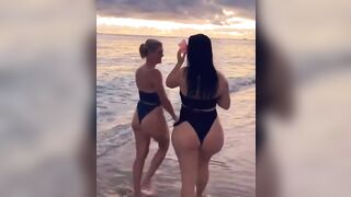 Phat Ass White Girls: Is this what paradise looks like? ??