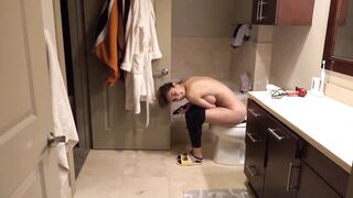 Embarrassed on the toilet - Pee