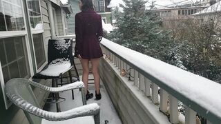 Would you believe it if I said I hate the snow? - Petite Gone Wild