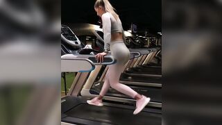 That ass in motion - Ponytails